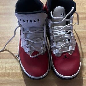 Jordan Max Aura “gym red”
